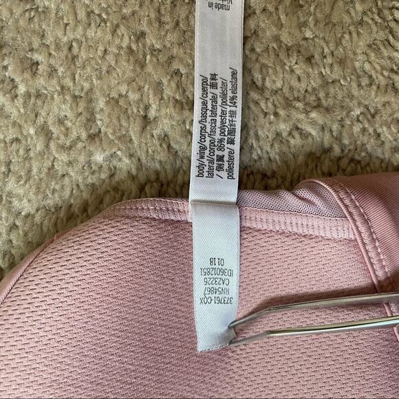 Victoria's Secret Sports Bra With adjustable straps / light pink/ Small - Picture 5 of 7